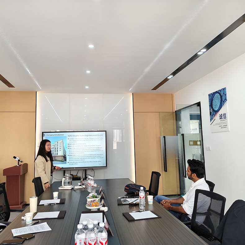 Klien Malaysia Mengunjungi Yangmai Technology untuk Menjelajahi Aplikasi Pemurnian Logam Mulia